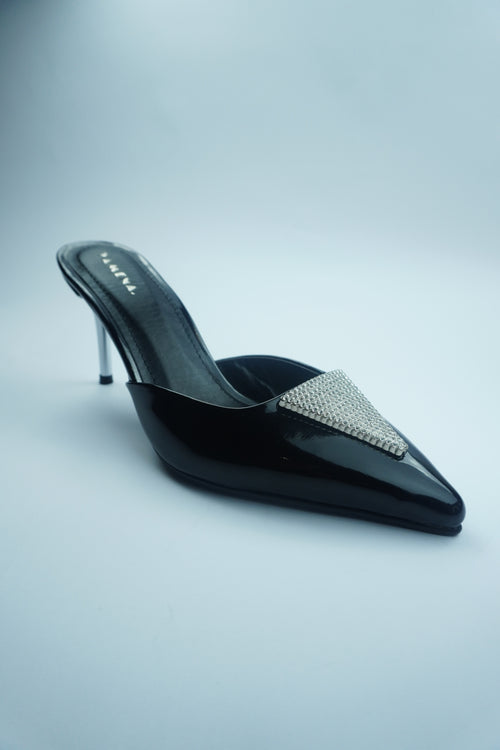 B- ESCARPIN MULE VERNIS AVEC DÉTAIL CRISTAL YW-10.