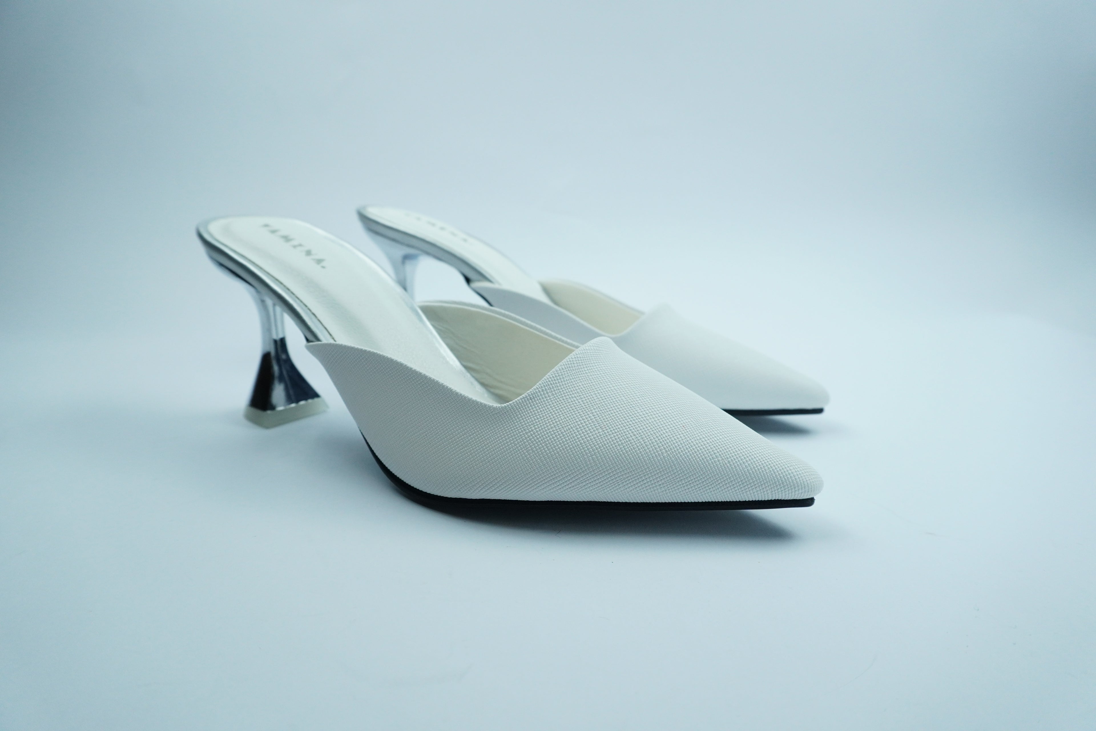 ESCARPIN MARRIÉE-MULE BLANCHE AVEC TALON ARGENTÉYW-7B