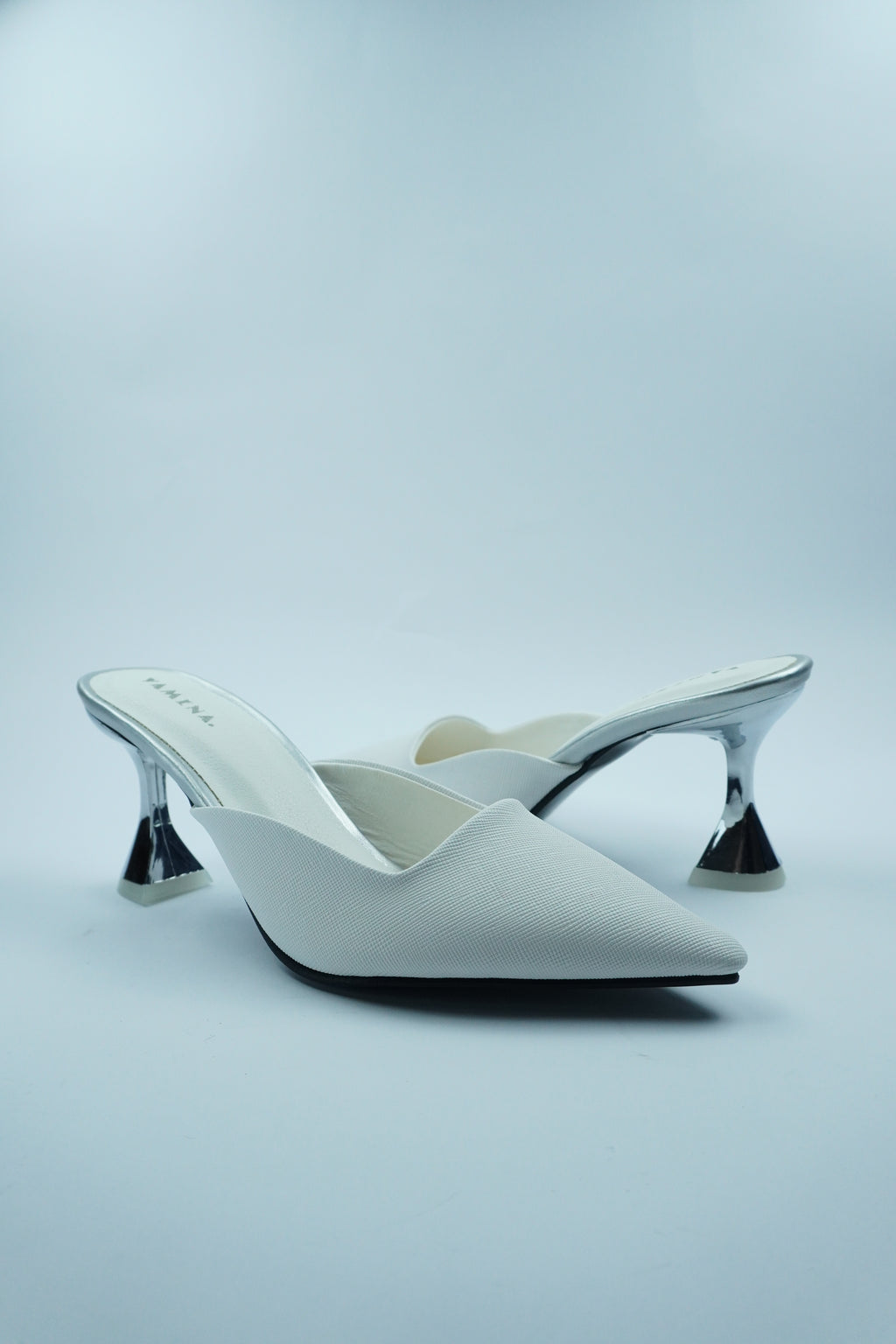 ESCARPIN MARRIÉE-MULE BLANCHE AVEC TALON ARGENTÉYW-7B