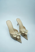 D- ÉLÉGANCE FLORALE –- MULE AVEC DÉTAIL FLEUR ET PERLE YW-9