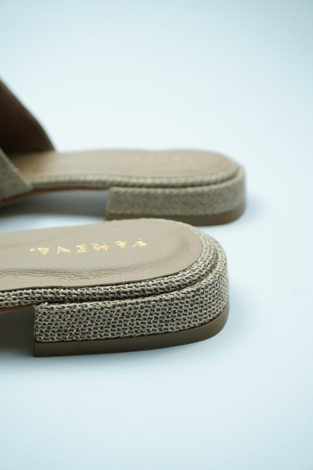 E- MULE  TEXTURÉE – BRIDE AVEC BOUCLE YW-13.