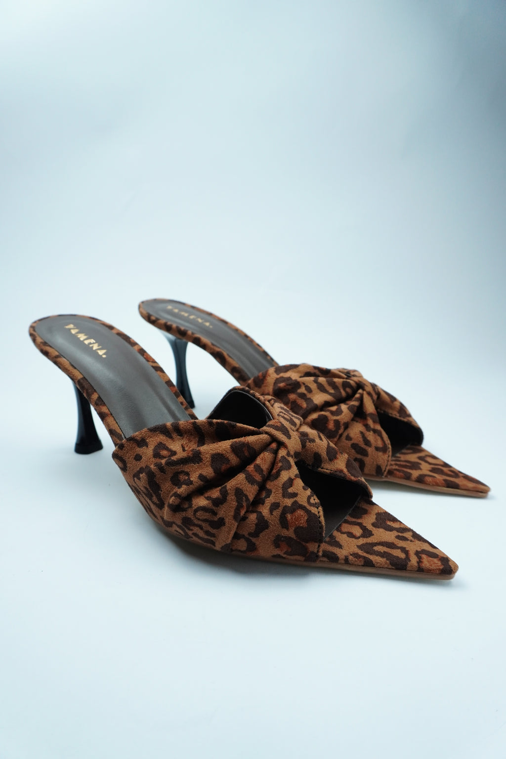 F- ÉLÉGANCE SAUVAGE – MULE À IMPRIMÉ LÉOPARD ET NŒUD YW-12L