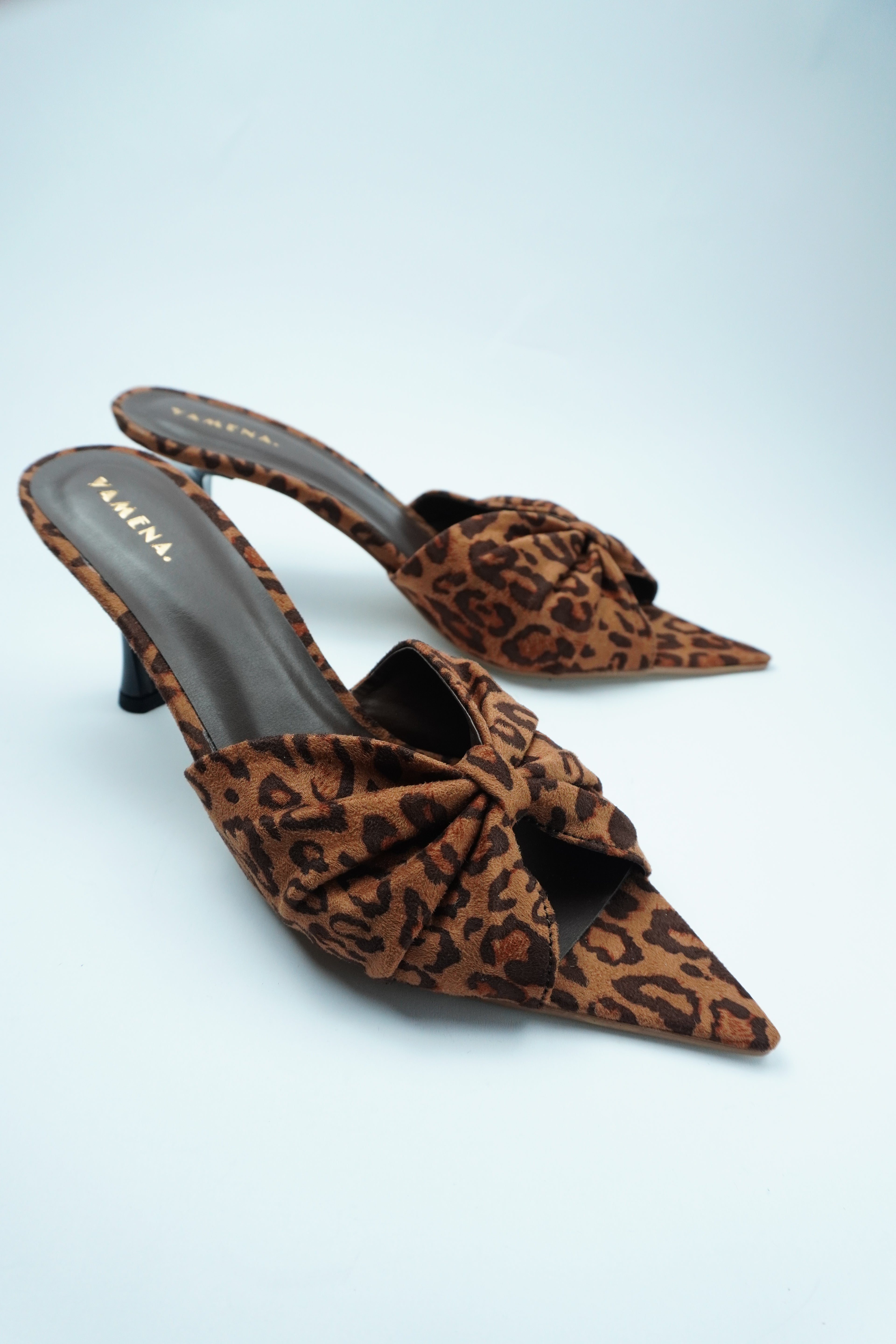 F- ÉLÉGANCE SAUVAGE – MULE À IMPRIMÉ LÉOPARD ET NŒUD YW-12L