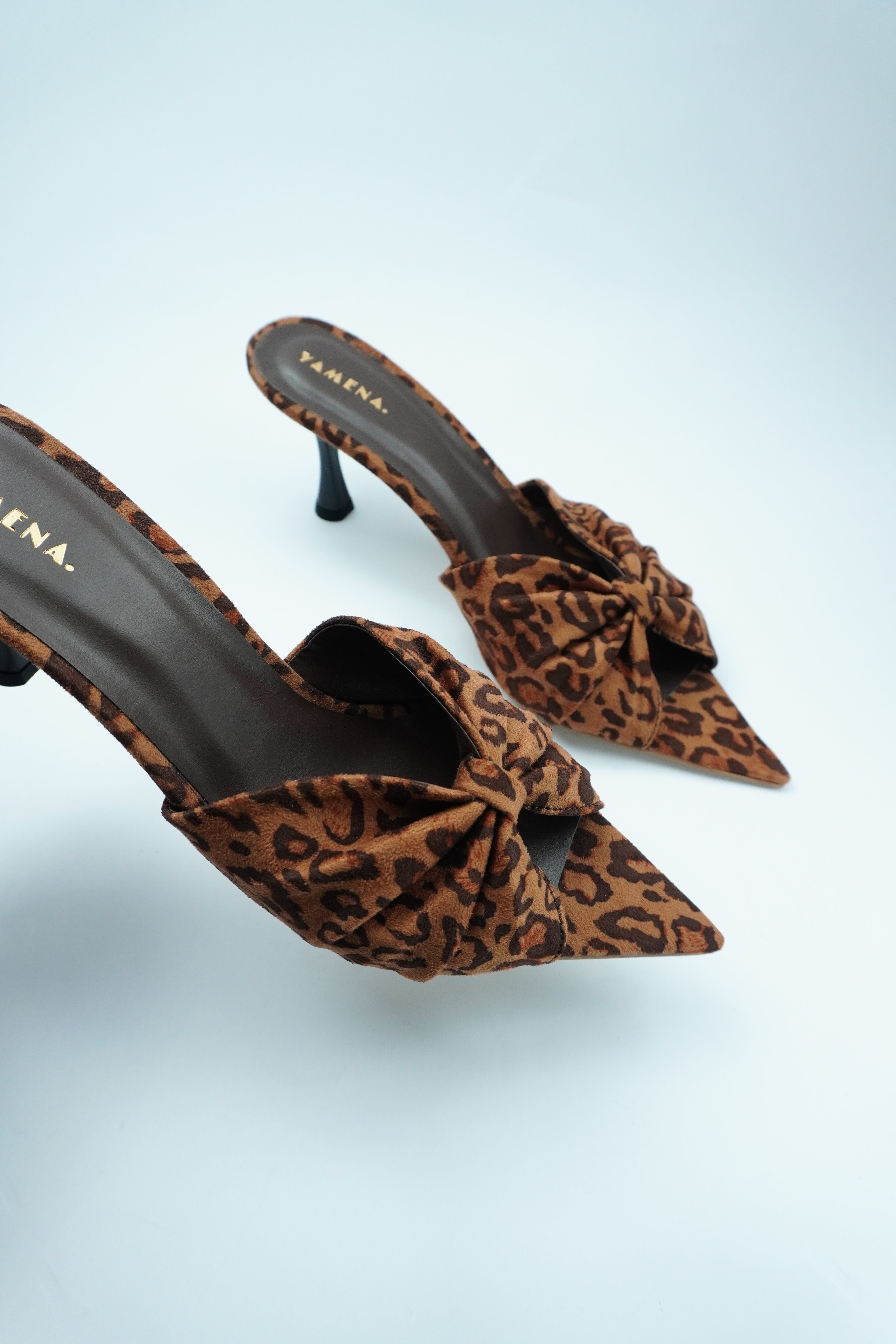 F- ÉLÉGANCE SAUVAGE – MULE À IMPRIMÉ LÉOPARD ET NŒUD YW-12L