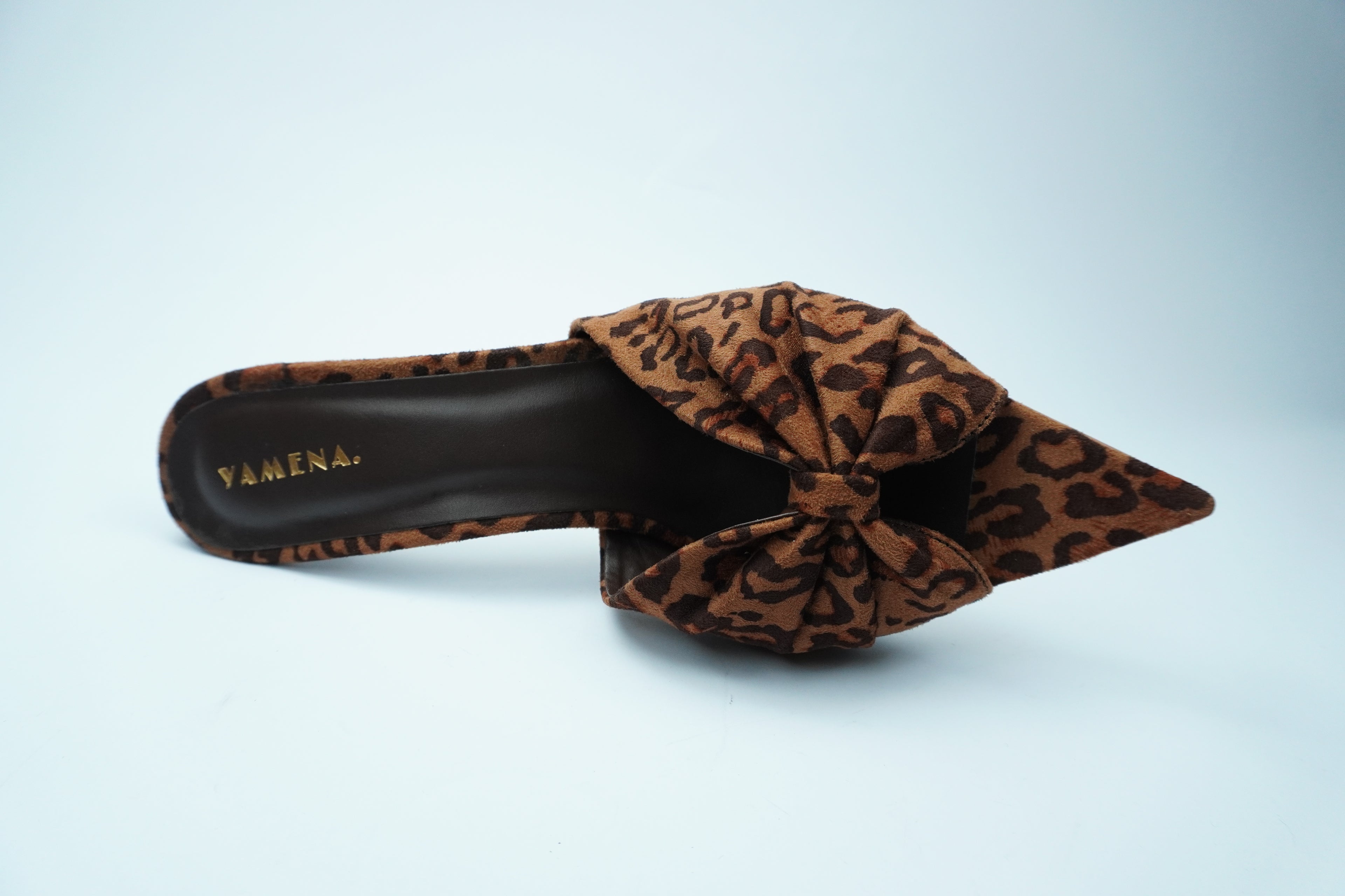 F- ÉLÉGANCE SAUVAGE – MULE À IMPRIMÉ LÉOPARD ET NŒUD YW-12L