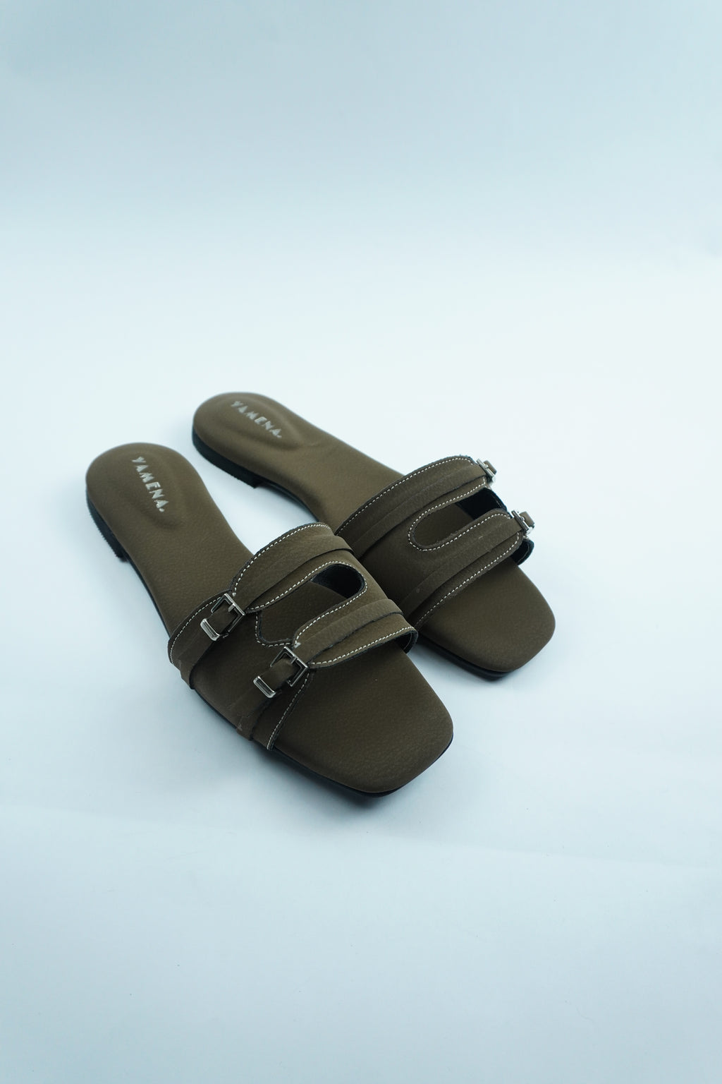 CONFORT ET STYLE – SANDALE PLATE ÉLÉGANTE YW-14