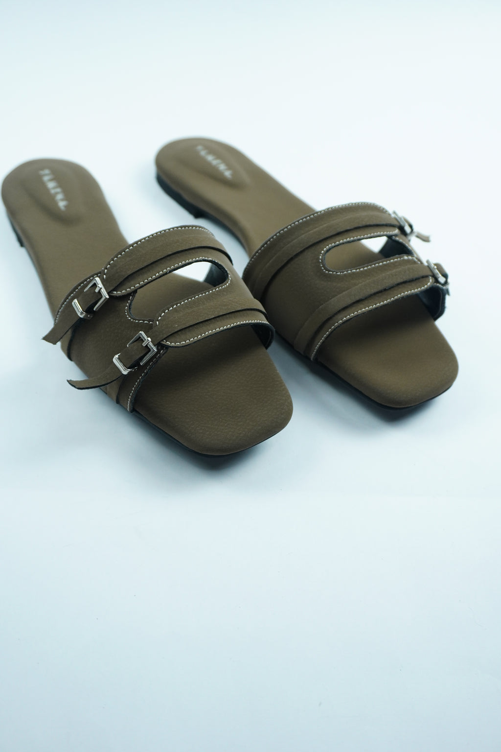 CONFORT ET STYLE – SANDALE PLATE ÉLÉGANTE YW-14