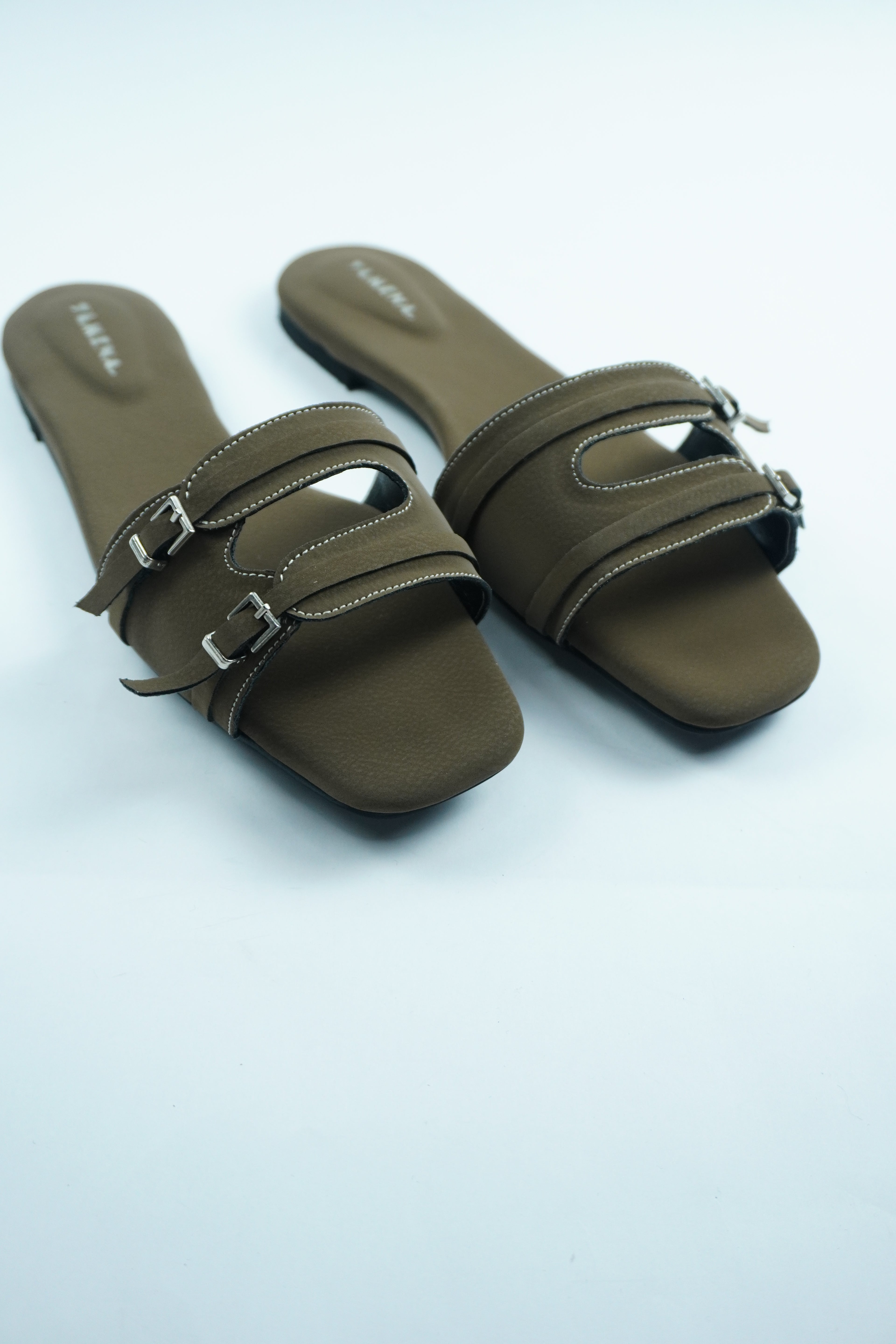 CONFORT ET STYLE – SANDALE PLATE ÉLÉGANTE YW-14