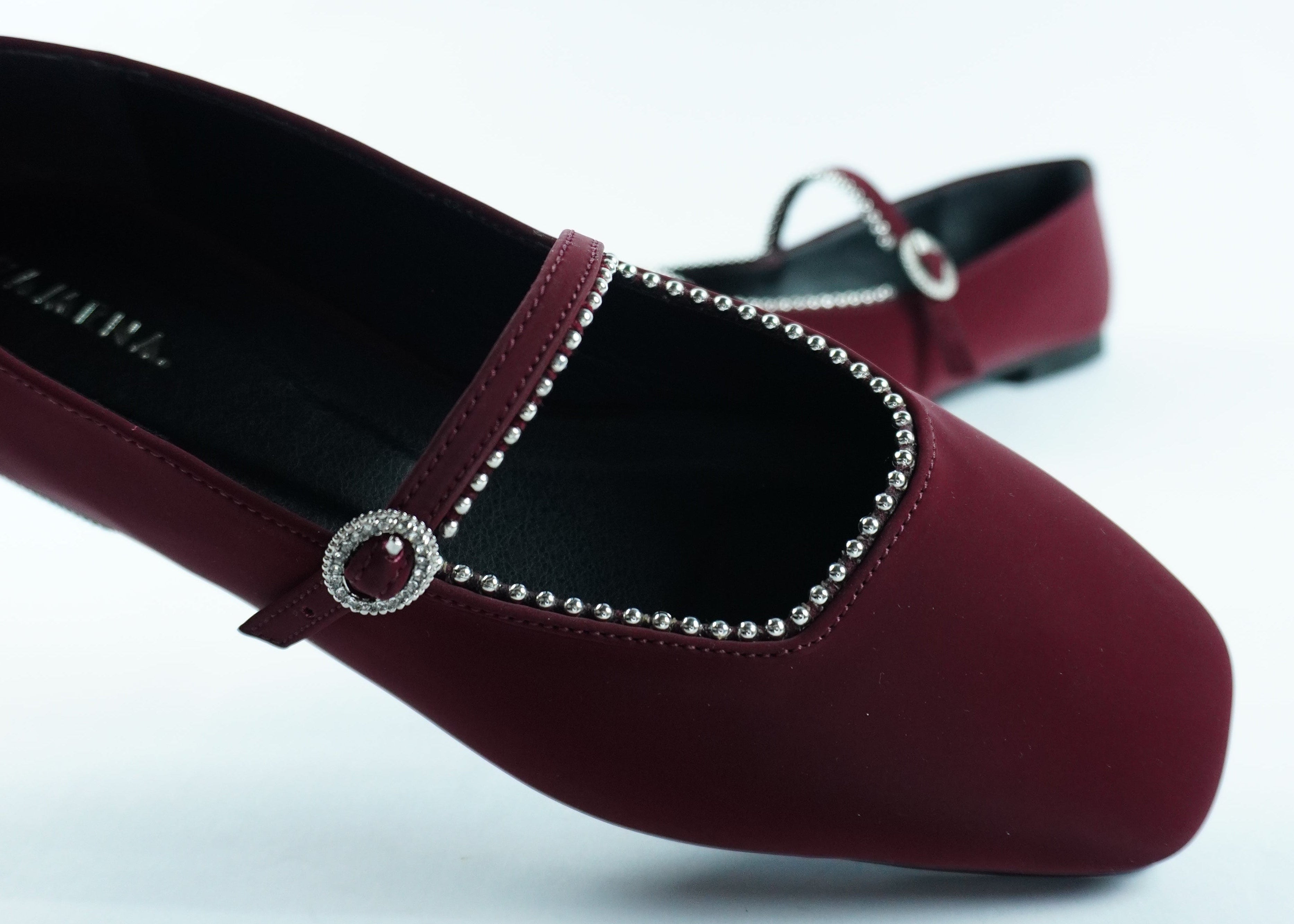 A- BALLERINE ÉLÉGANCE – BRIDE ORNÉE DE STRASS YW-11.