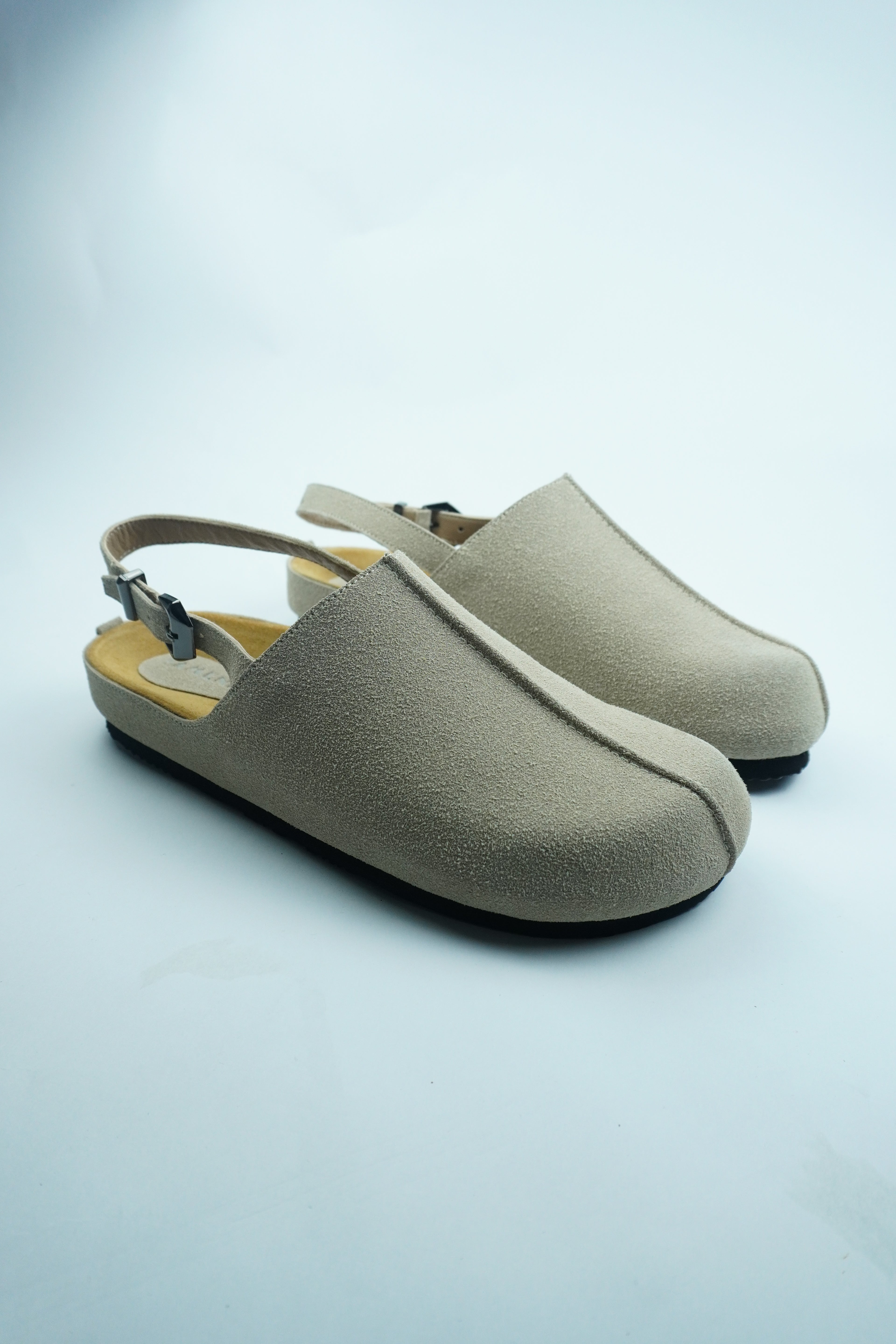 CLOGS YAMENA CONFORTABLES, AVEC CEINTURES AJUSTABLES YW-16.