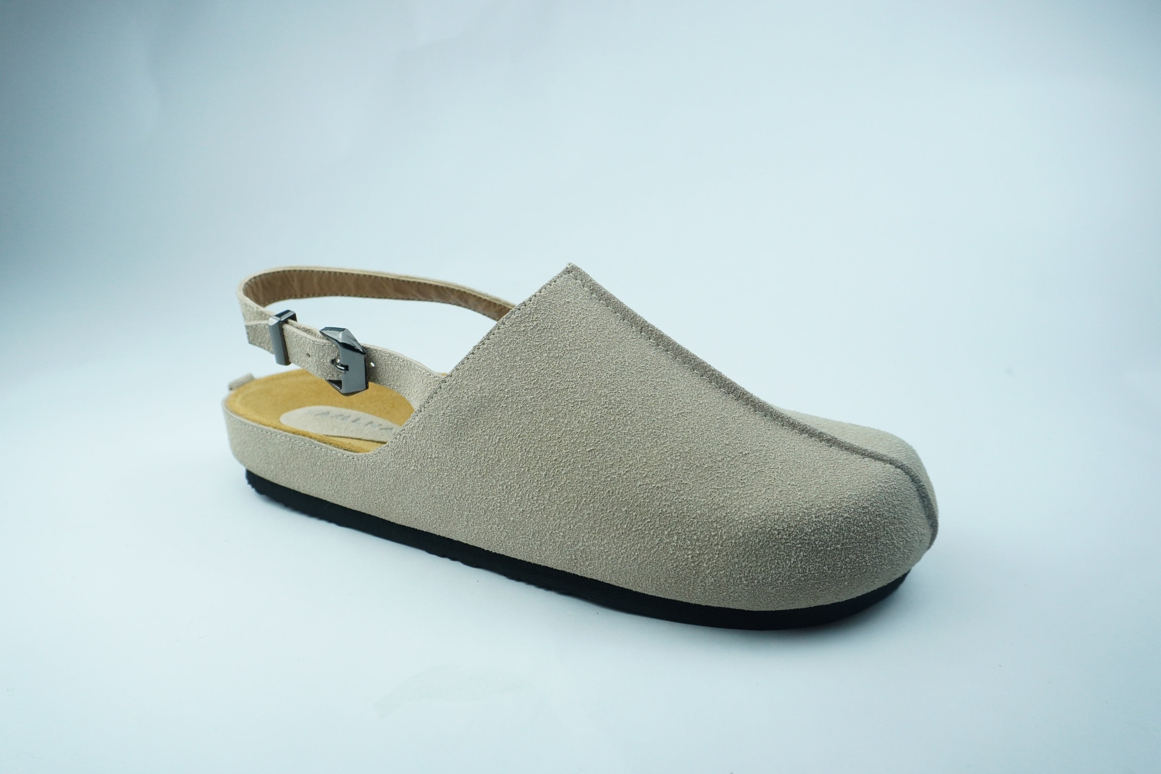 CLOGS YAMENA CONFORTABLES, AVEC CEINTURES AJUSTABLES YW-16.
