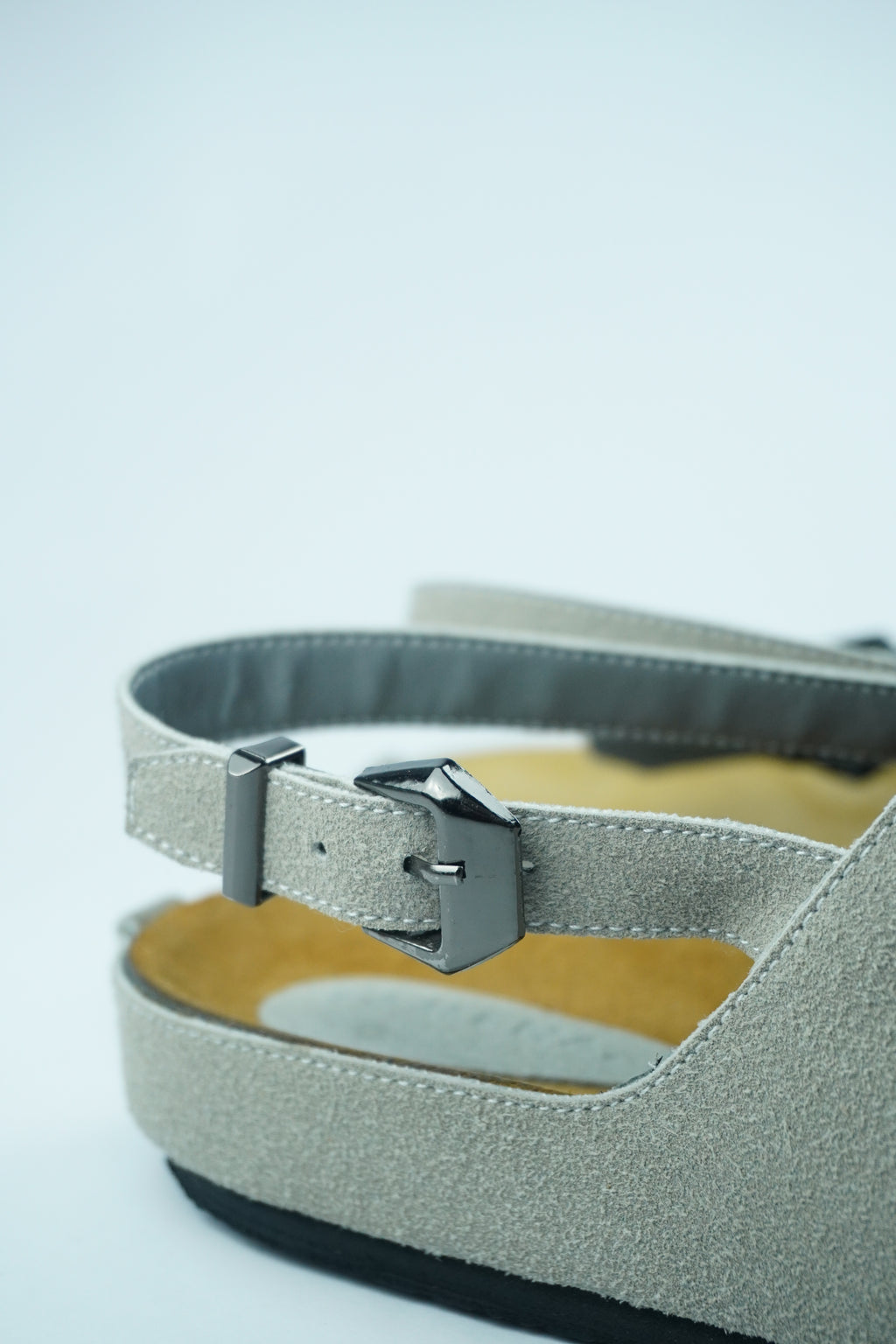 CLOGS YAMENA CONFORTABLES, AVEC CEINTURES AJUSTABLES YW-16.