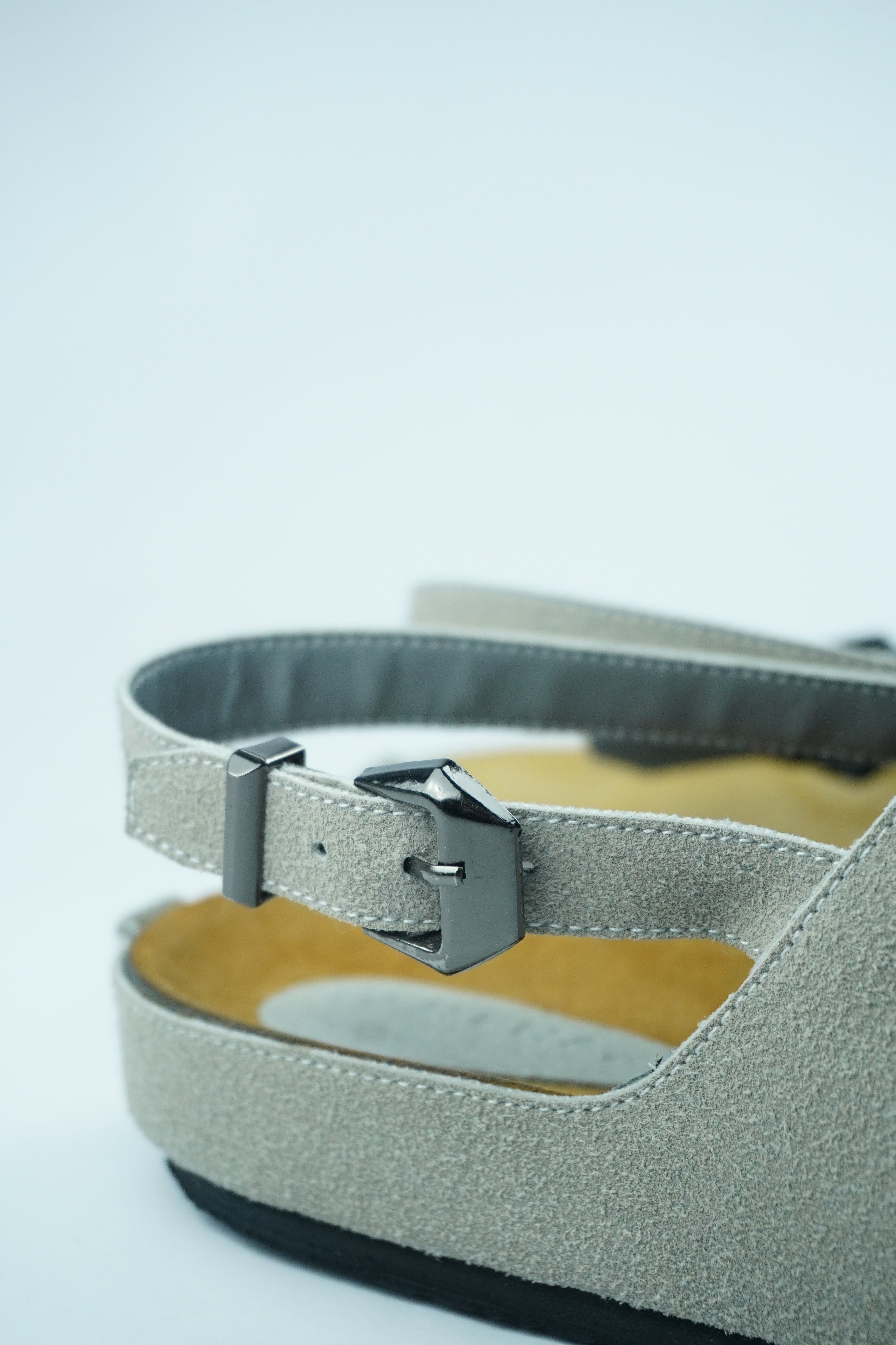 CLOGS YAMENA CONFORTABLES, AVEC CEINTURES AJUSTABLES YW-16.