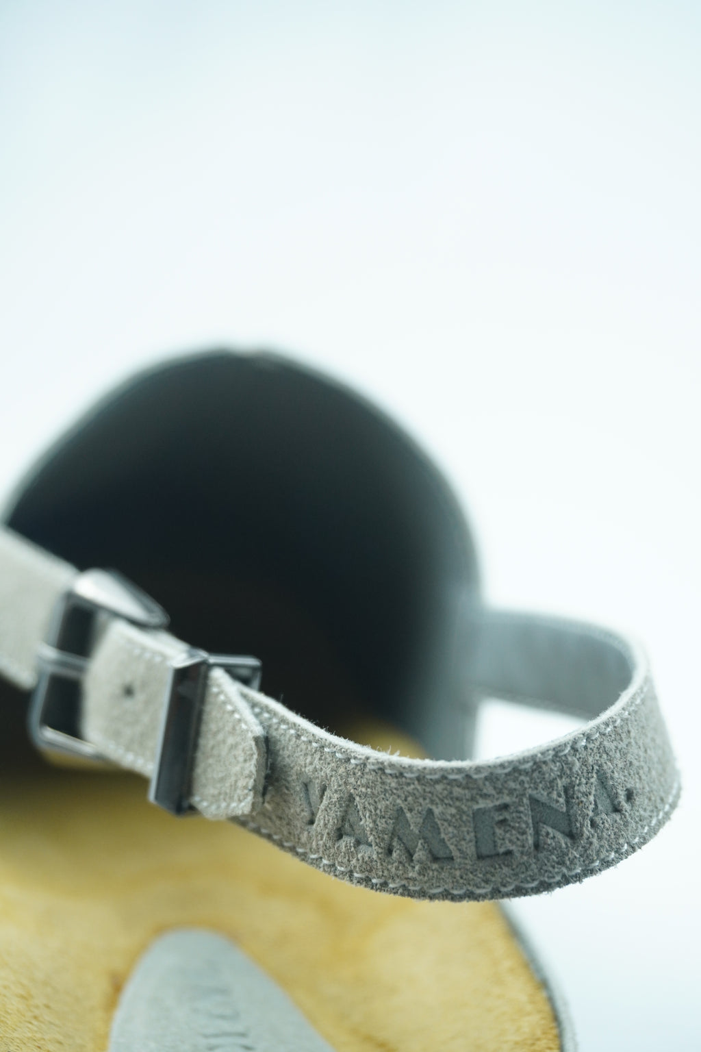 CLOGS YAMENA CONFORTABLES, AVEC CEINTURES AJUSTABLES YW-16.