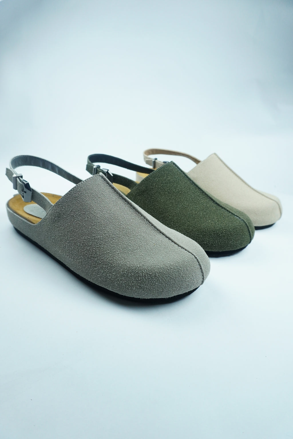CLOGS YAMENA CONFORTABLES, AVEC CEINTURES AJUSTABLES YW-16.