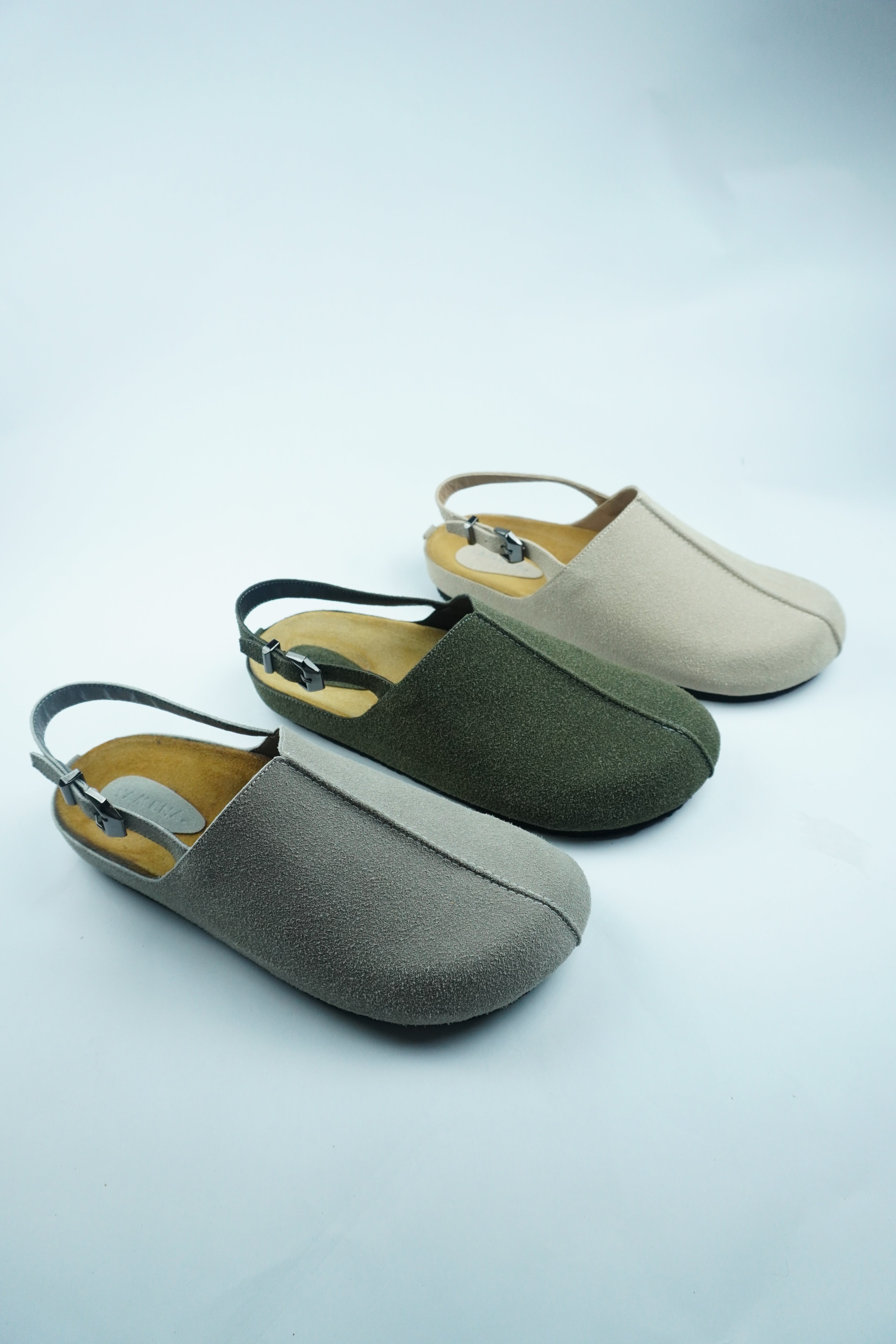 CLOGS YAMENA CONFORTABLES, AVEC CEINTURES AJUSTABLES YW-16.