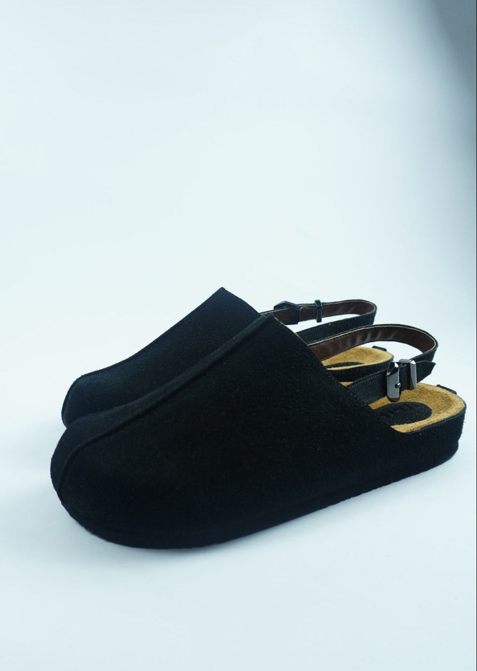 CLOGS YAMENA CONFORTABLES, AVEC CEINTURES AJUSTABLES YW-16.