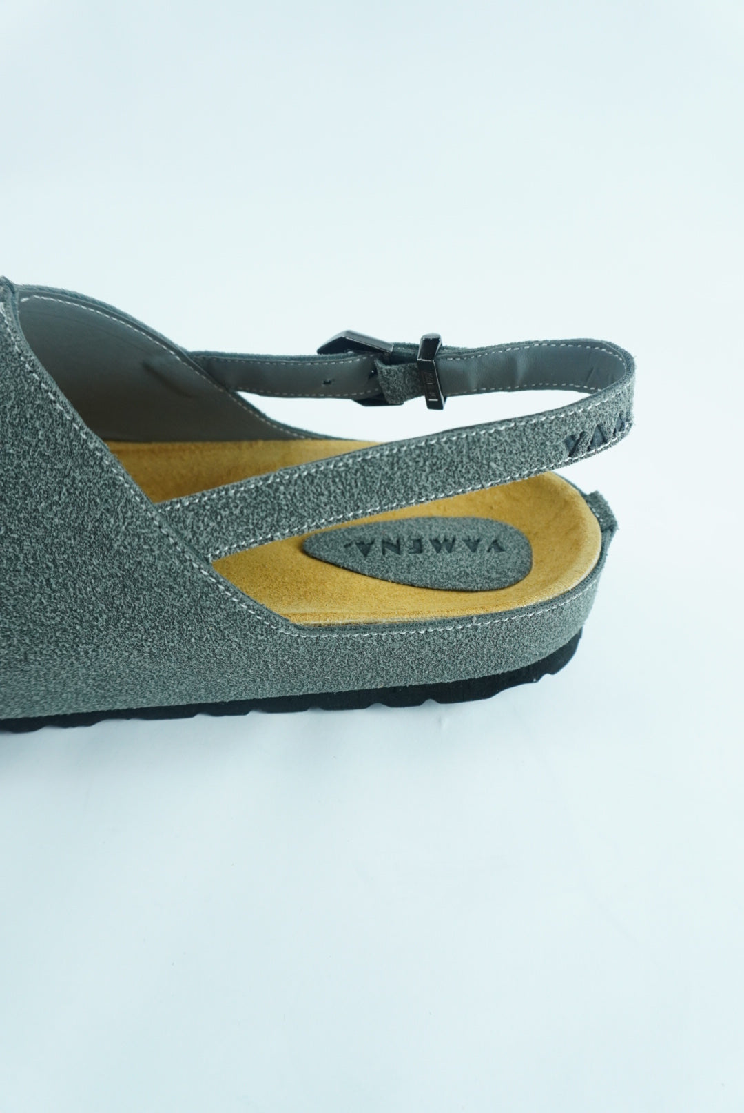 CLOGS YAMENA CONFORTABLES, AVEC CEINTURES AJUSTABLES YW-16.