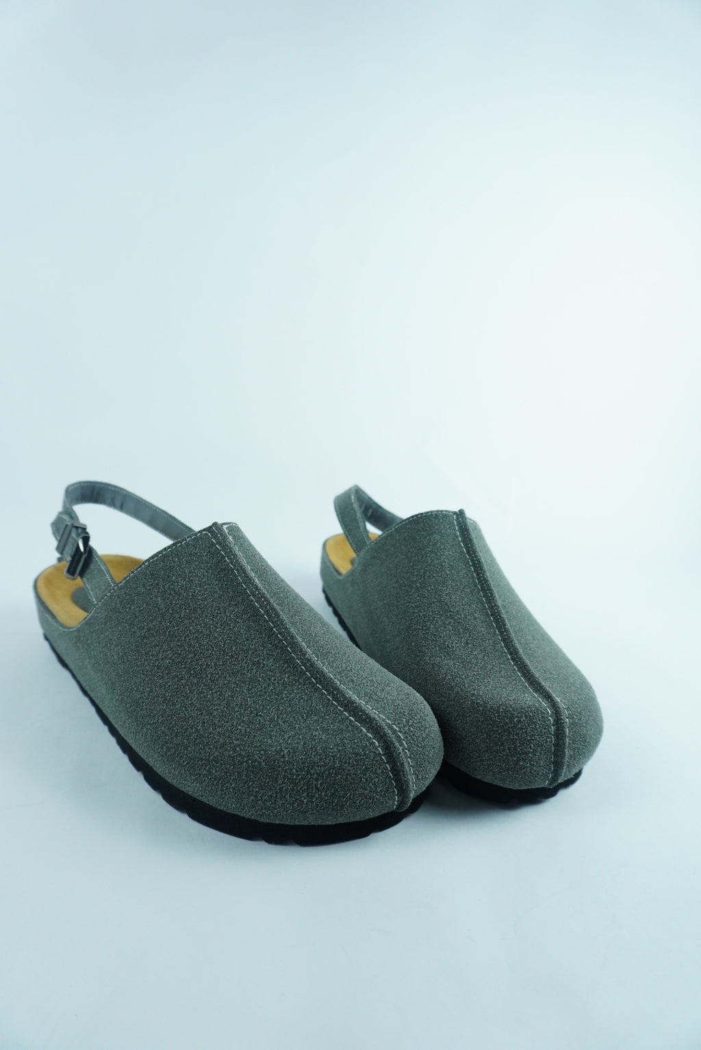 CLOGS YAMENA CONFORTABLES, AVEC CEINTURES AJUSTABLES YW-16.