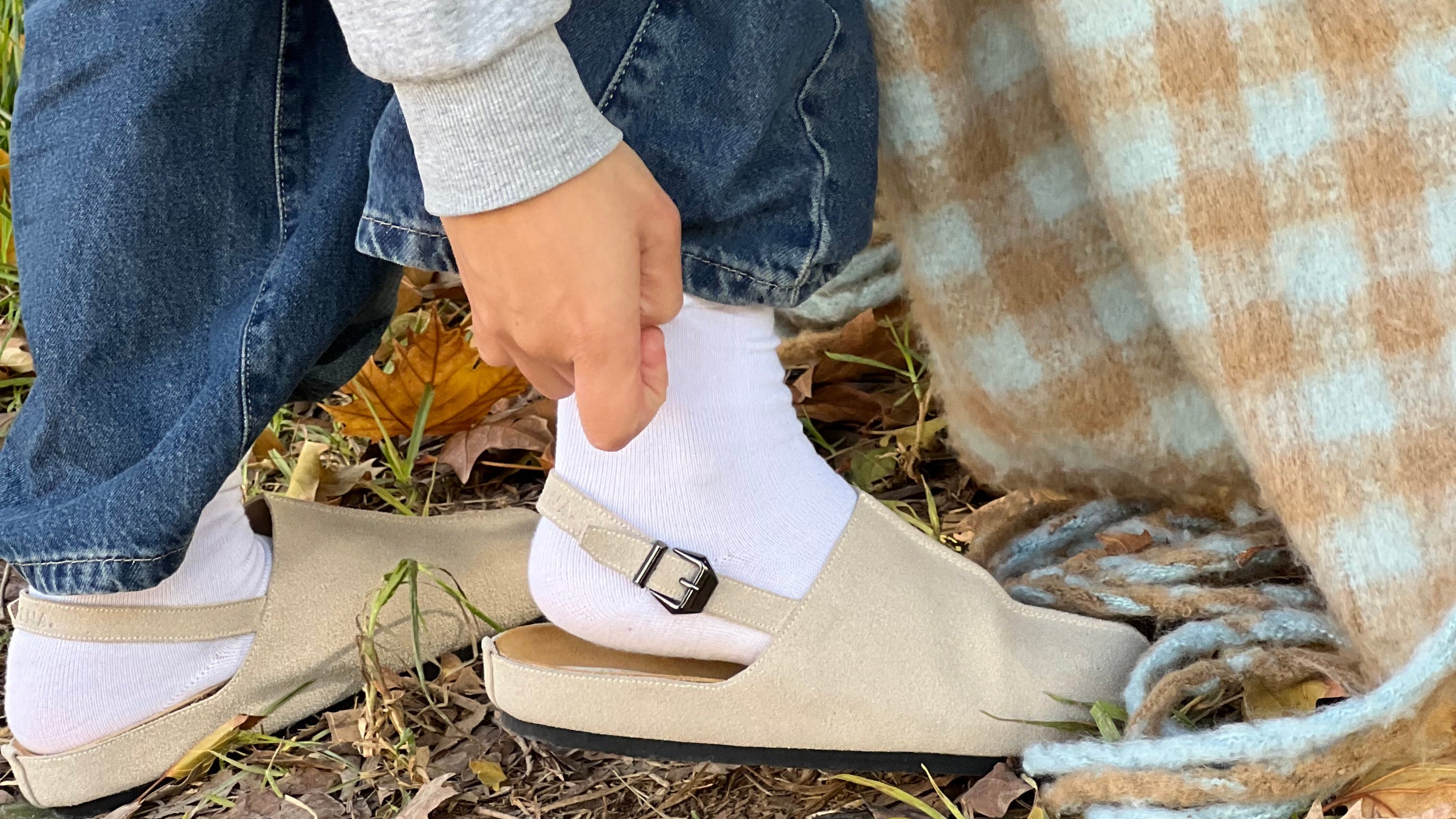 CLOGS YAMENA CONFORTABLES, AVEC CEINTURES AJUSTABLES YW-16.