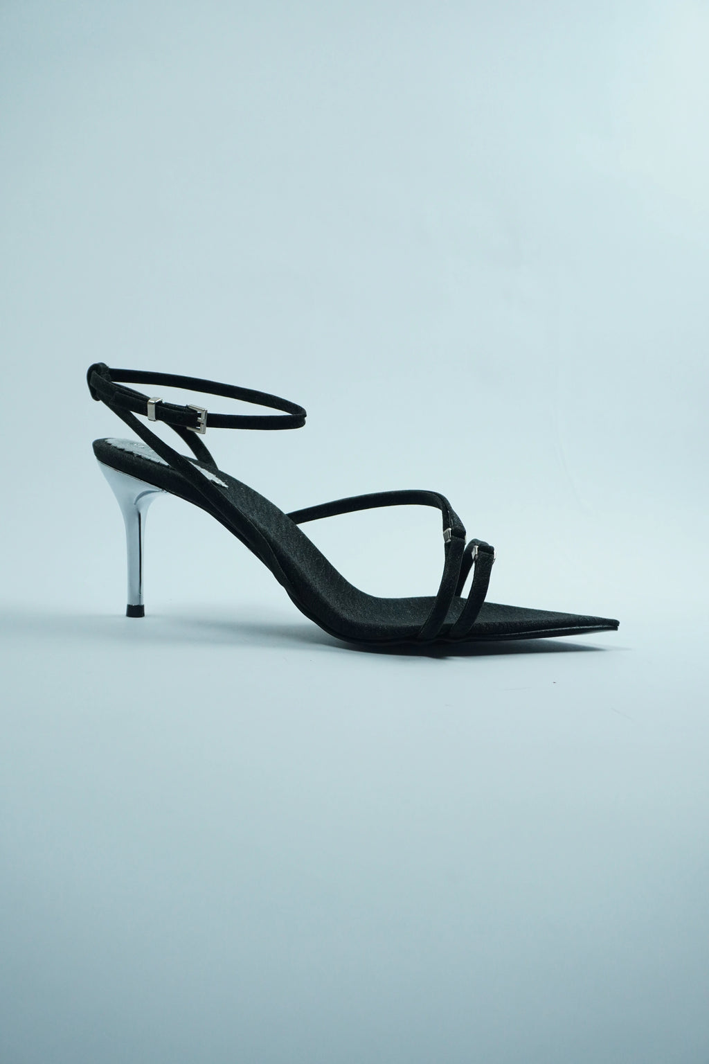 C- STYLE AUDACIEUX – SANDALE NOIR AVEC TALON BRILLANT YW-15.