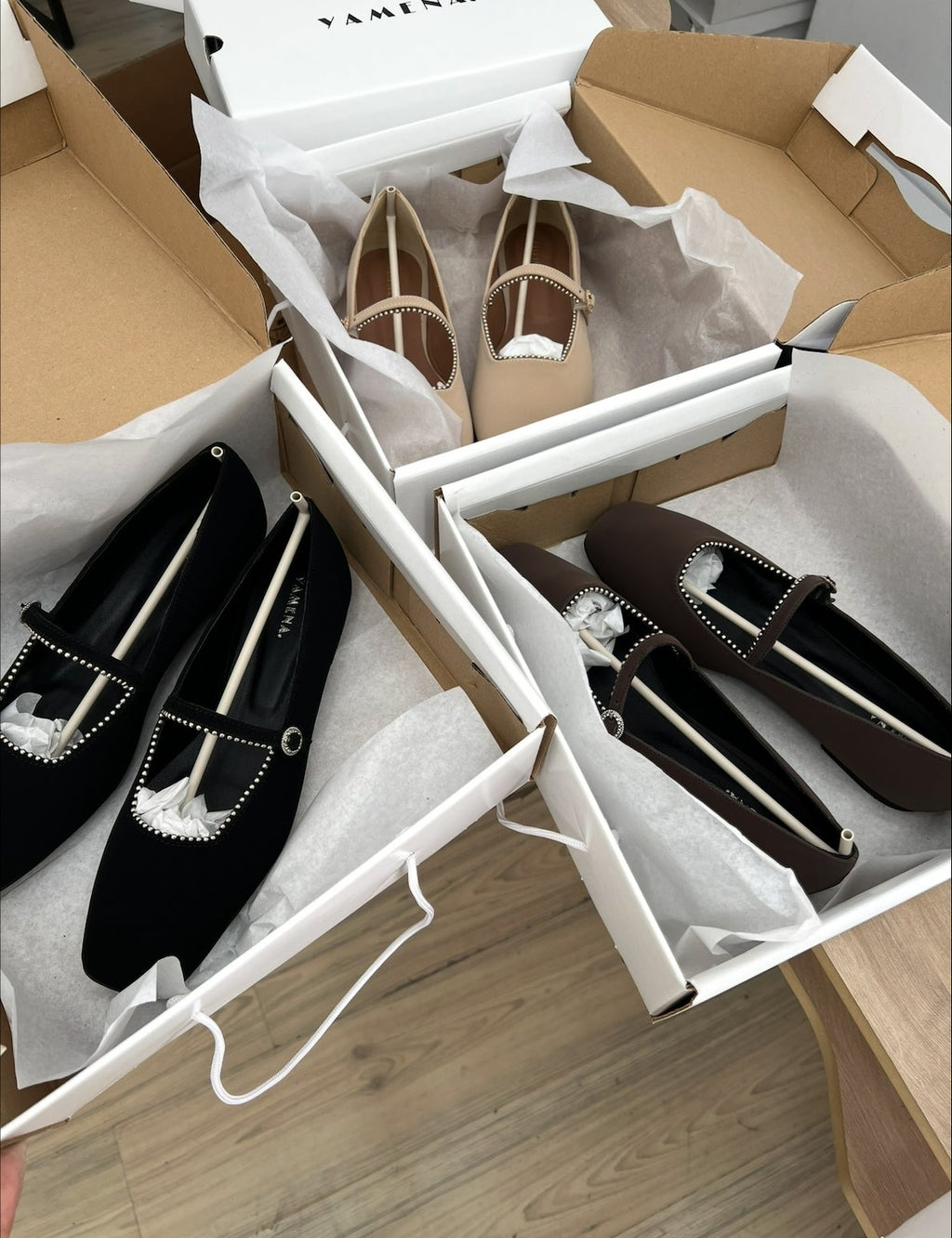 A- BALLERINE ÉLÉGANCE – BRIDE ORNÉE DE STRASS YW-11.